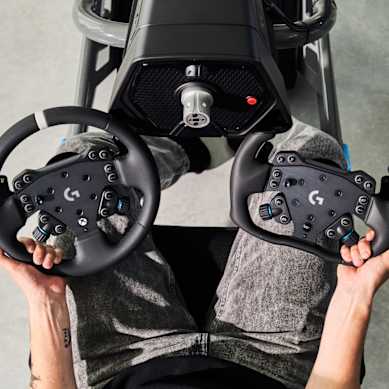 One hub, multiple wheels